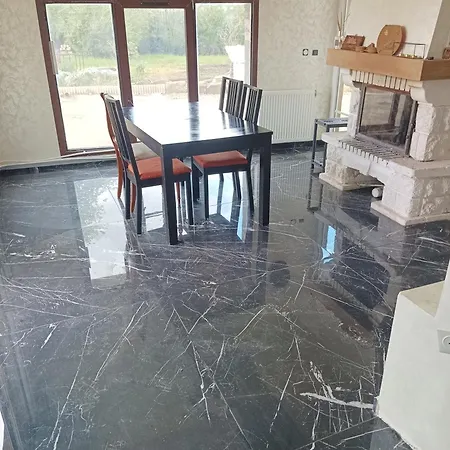 La Maison A Cote De La Foret Nyaraló